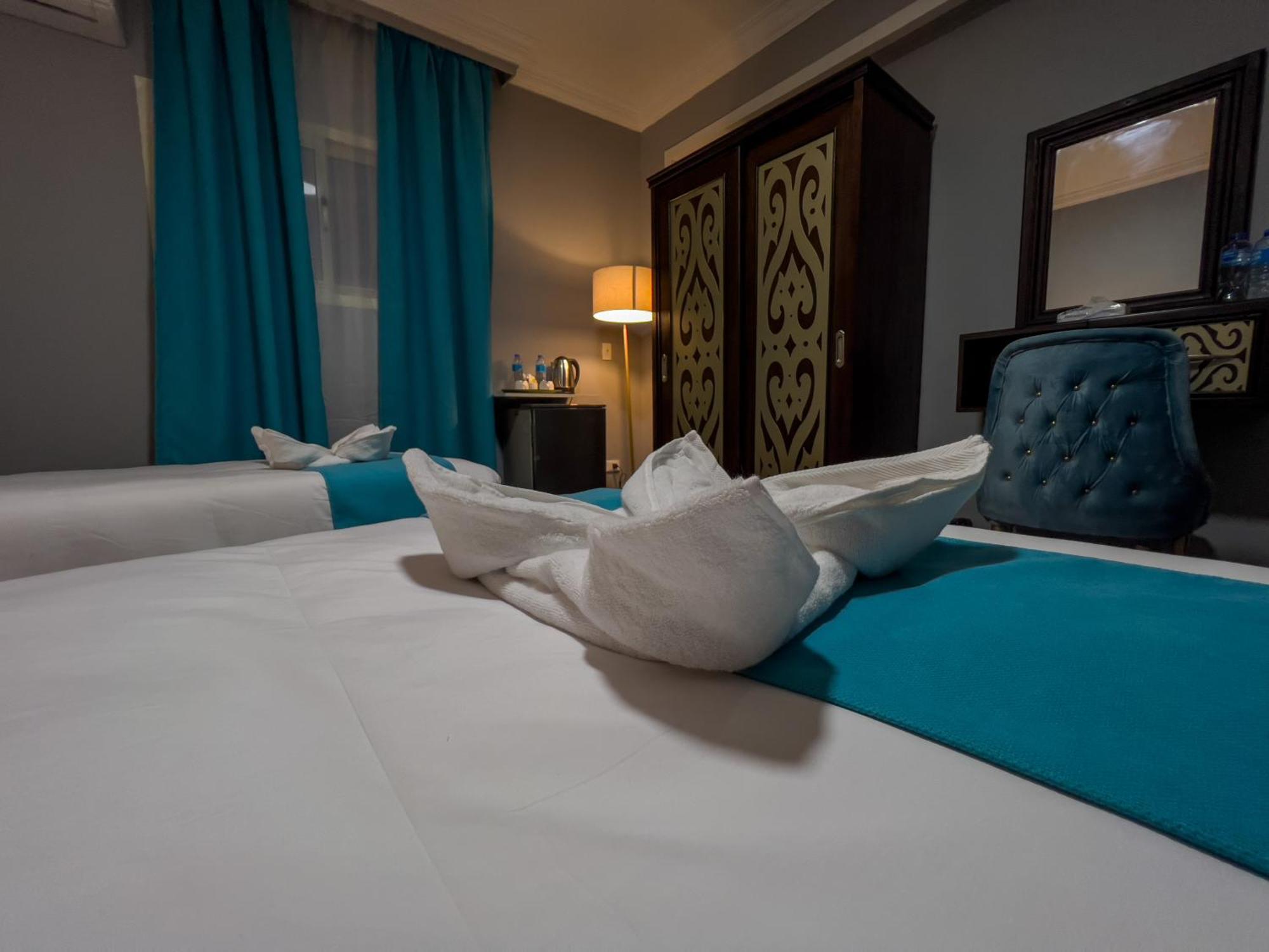The Pyramids Gate Inn Kafrat al Jabal Exterior photo